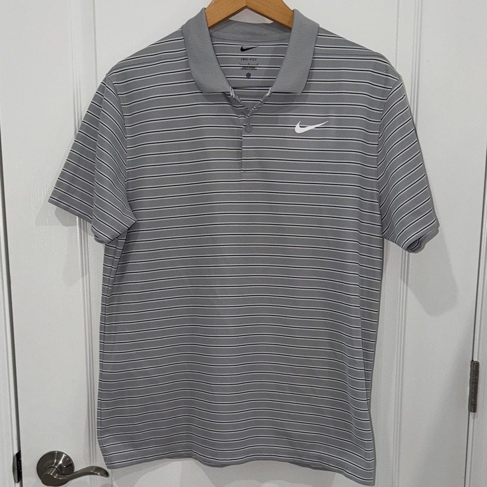 Nike Men's golf  Polo Shirt in Gray with White Stripes size mens large